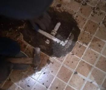 三都卫生间漏水维修公司为您分享下卫生间渗水如何处理及注意事项